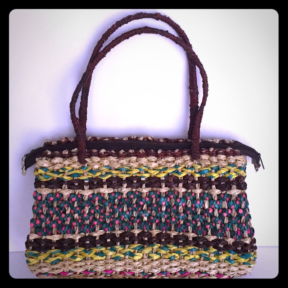 NWOT never used multicolored straw purse